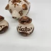 Ceramiczny zestaw „Schweineset” świnka na tatar z solniczką i pieprzniczką – ręcznie malowany