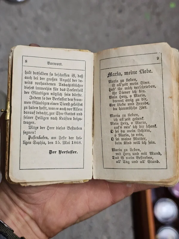 Antyczna książeczka do nabożeństwa z 1868 r. oprawa z wizerunkiem Jezusa, zapięcie mosiężne