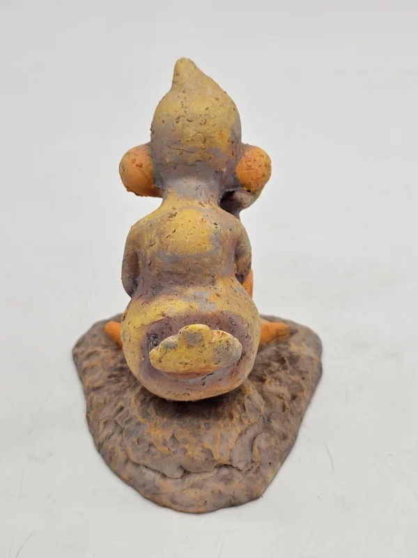 Figurka kaczki – ręcznie malowana, żywica, vintage