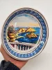 Włoski talerz dekoracyjny – Taormina Isola Bella, ręcznie malowany, Leto Jahi, 20 cm