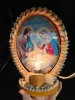 Lampka religijna – Święta Rodzina w ramie z muszelek, 30 cm