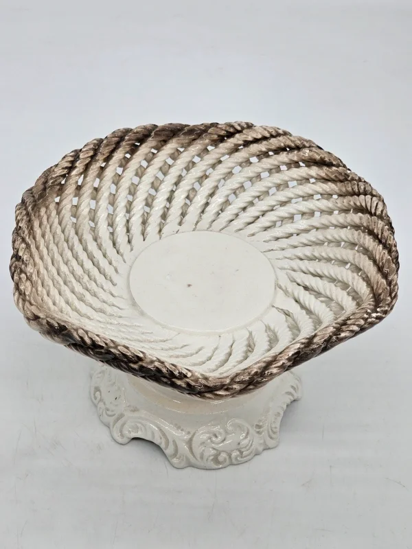 Włoska misa porcelanowa na nodze – ażurowa plecionka, Made in Italy, 18×10 cm