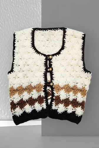 Ręcznie robiony wełniany bezrękawnik vintage – folkowy wzór, M+