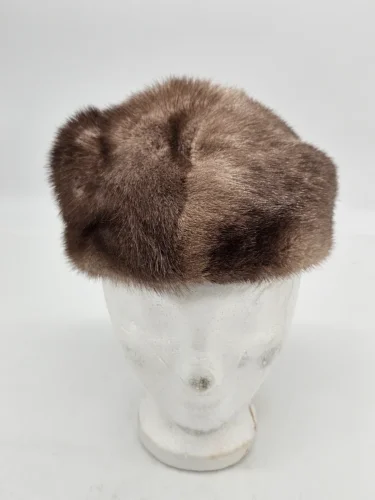 Czapka zimowa z futra jasnobrązowa średnica 23 cm syntetyk 100% z lasu