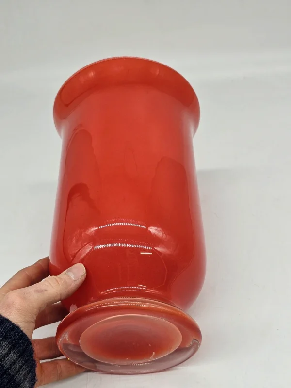 Czerwona waza ze szkła ręcznie dmuchanego One design Glaskunst