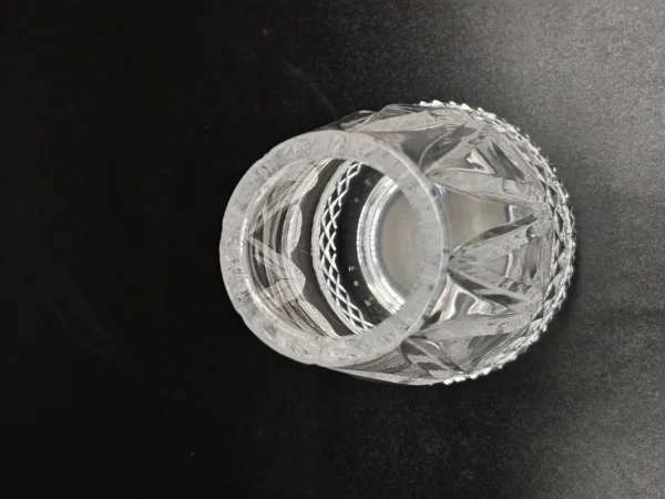 Wazon kryształowy Z dekoracyjnym szlifem, 18 cm – masywny I elegancki