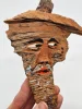 Ręcznie robiona maska z kory drewna na ścianę 24x17 cm