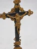 Krzyż stojący metalowy crucyfiks czarny ze złotym antyk 24 cm