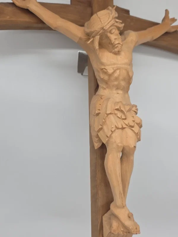 Duży drewniany krzyż rzeźba Chrystusa rękodzieło ludowe 72 cm