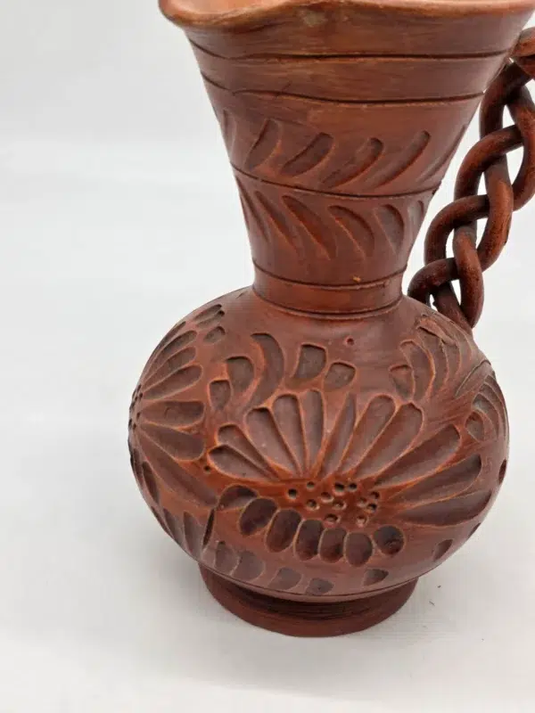 Ręcznie rzeźbiony dzbanek ceramiczny warkoczowe ucho studio pottery 21 cm
