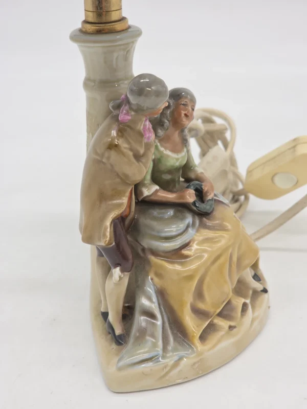 Lampa figuralna Gräfenthal Thüringen – porcelanowa para