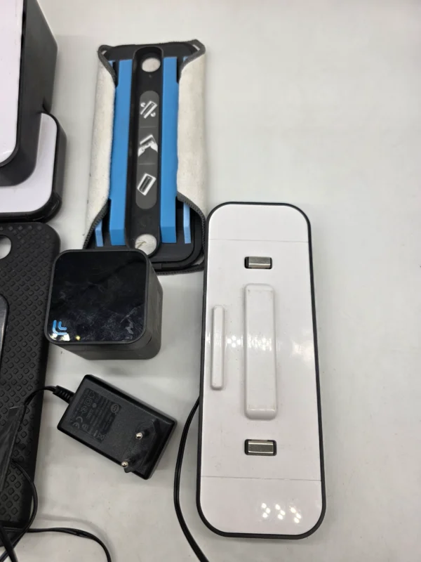 iRobot Braava 390t – robot mopujący z Turbo Charge Cradle, Cube i akcesoriami