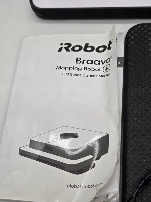 iRobot Braava 390t – robot mopujący z Turbo Charge Cradle, Cube i akcesoriami