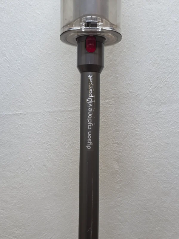 Dyson Cyclone V10 Parquet – odkurzacz bezprzewodowy z elektroszczotką, uszkodzony