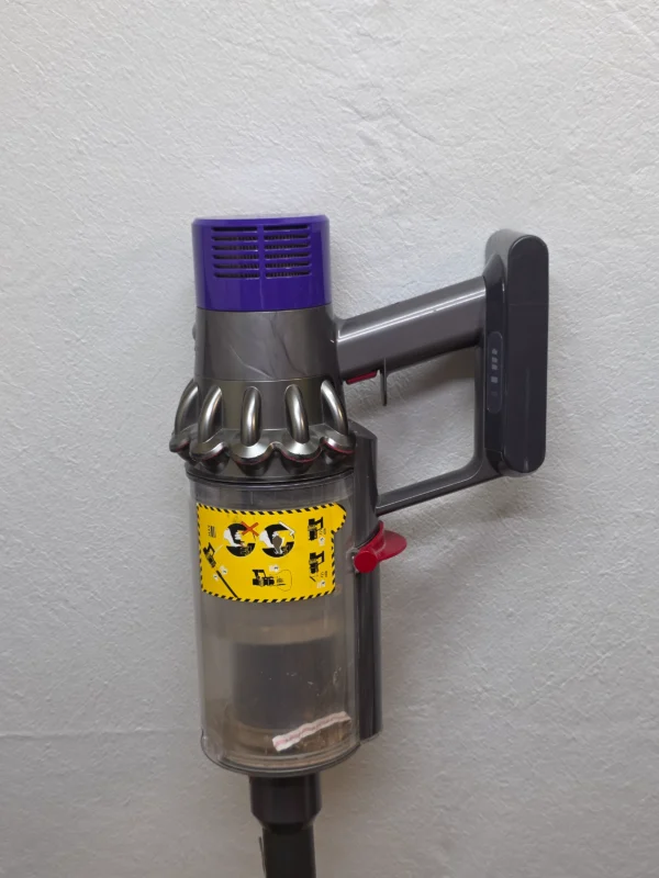 Dyson Cyclone V10 Parquet – odkurzacz bezprzewodowy z elektroszczotką, uszkodzony