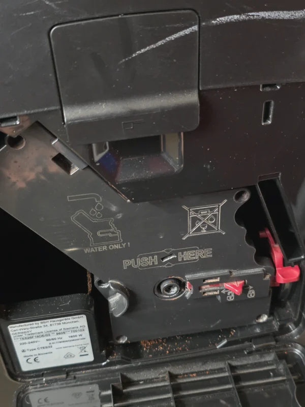 Automatyczny ekspres Siemens EQ.5 TE525F19DE/03 1600 W z młynkiem