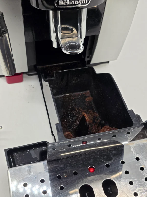 Automatyczny ekspres De’Longhi Magnifica S ECAM21.116.SB 1450 W z młynkiem