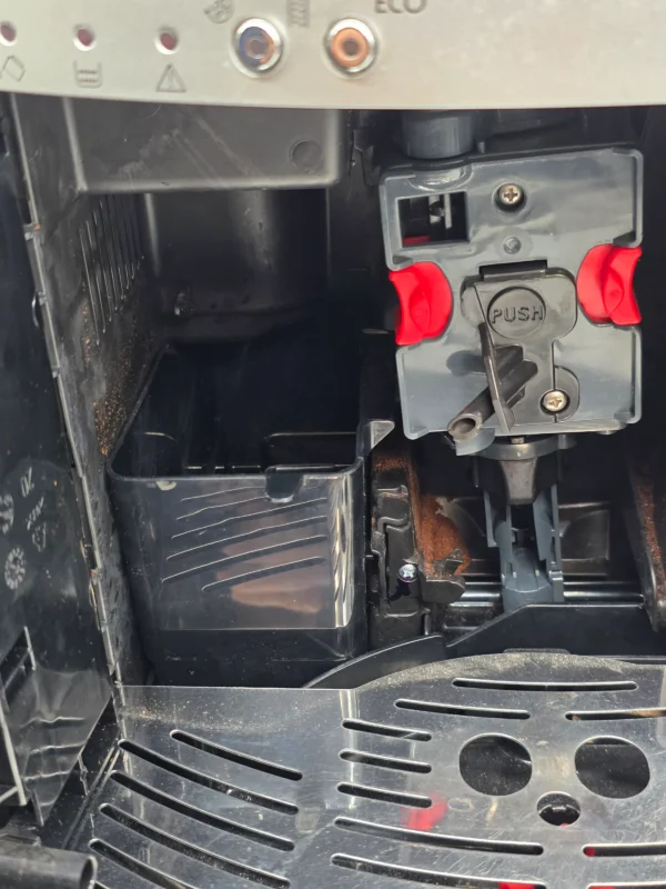 Automatyczny ekspres De’Longhi Magnifica ESAM3200.S EX:1 1450 W z młynkiem