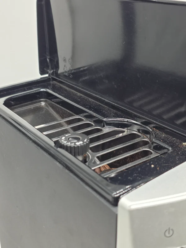 Automatyczny ekspres De’Longhi Magnifica ESAM3200.S EX:1 1450 W z młynkiem