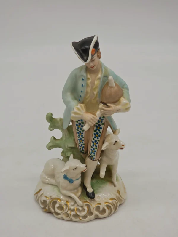 Porcelanowa figurka dudziarz z owcami styl rokoko Capodimonte