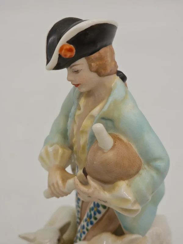 Porcelanowa figurka dudziarz z owcami styl rokoko Capodimonte